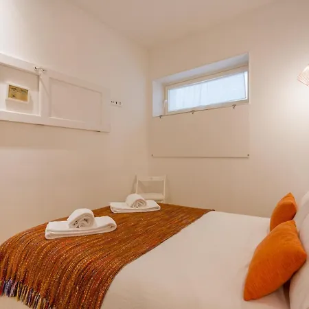 • Downtown • 2 Bedrooms • Balcony Διαμέρισμα *