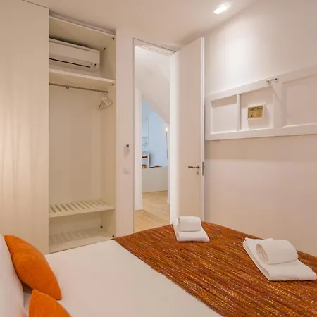 • Downtown • 2 Bedrooms • Balcony