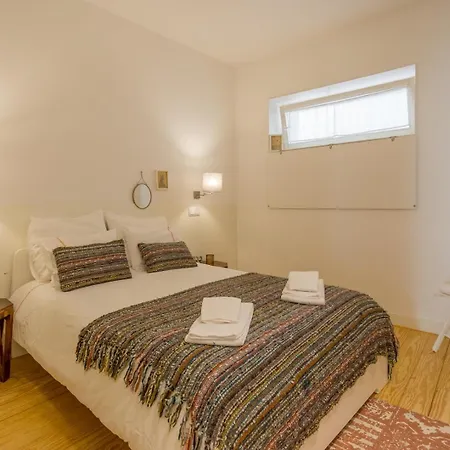 • Downtown • 2 Bedrooms • Balcony 아파트 리스본