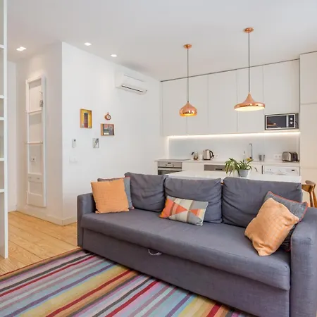 • Downtown • 2 Bedrooms • Balcony 리스본