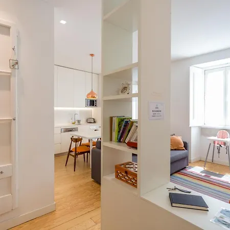 • Downtown • 2 Bedrooms • Balcony 리스본