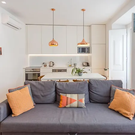 • Downtown • 2 Bedrooms • Balcony