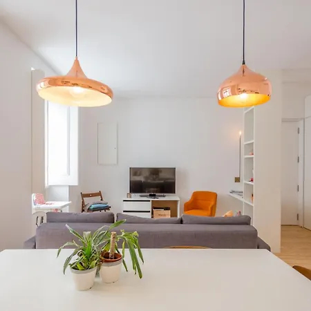 • Downtown • 2 Bedrooms • Balcony * 리스본