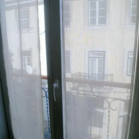 • Downtown • 2 Bedrooms • Balcony 아파트 *