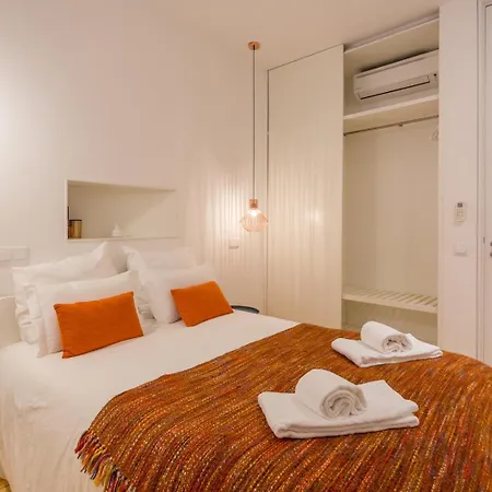 • Downtown • 2 Bedrooms • Balcony *