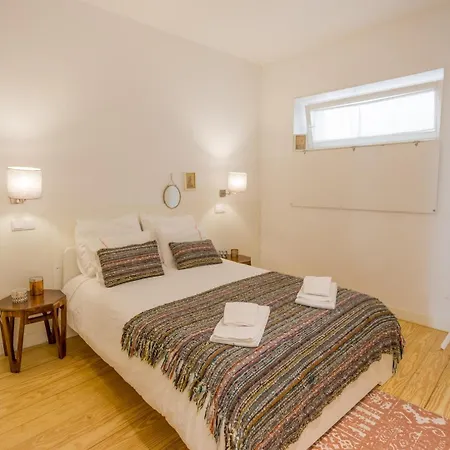 • Downtown • 2 Bedrooms • Balcony