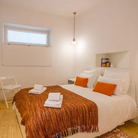 • Downtown • 2 Bedrooms • Balcony * Lisboa