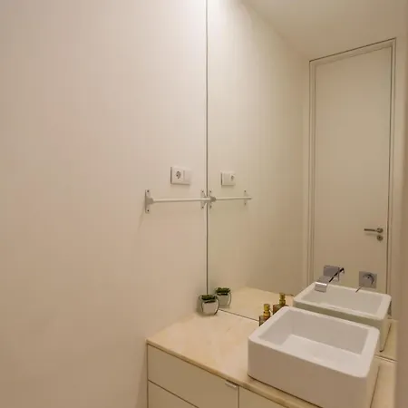 • Downtown • 2 Bedrooms • Balcony